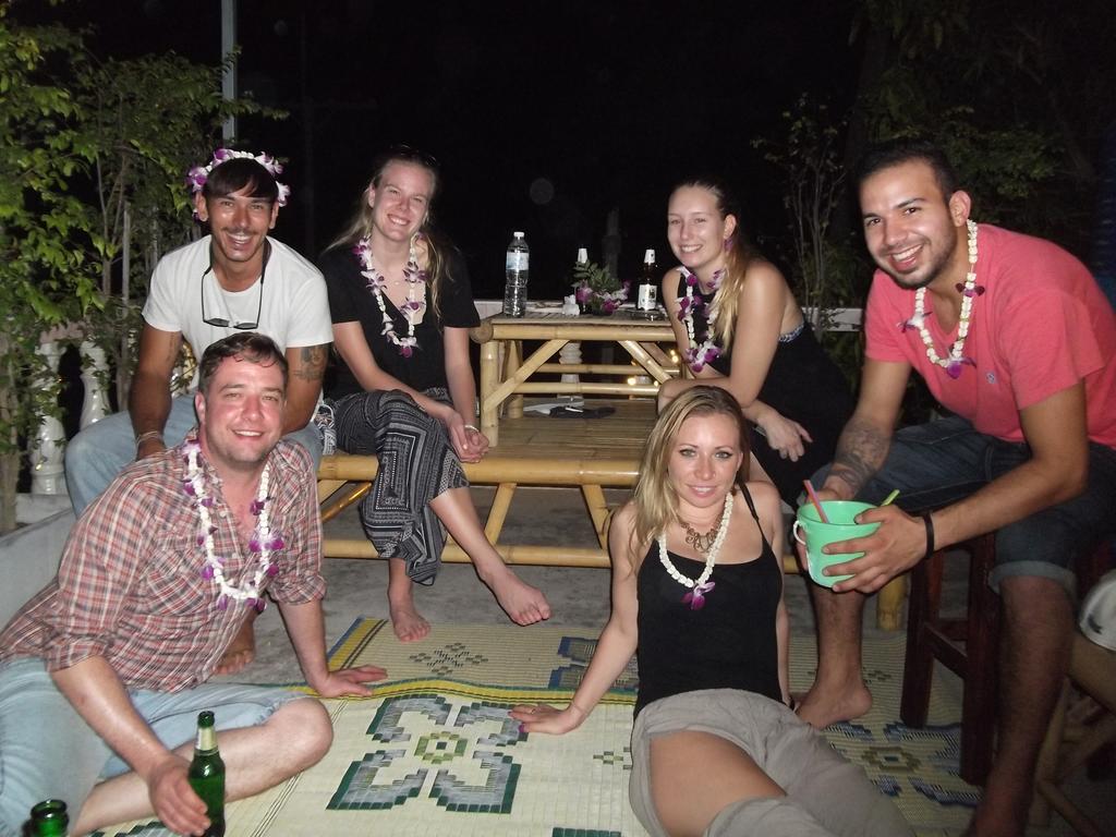 Sleep Tight Hostel At Koh Phangan Haad Rin Exterior photo