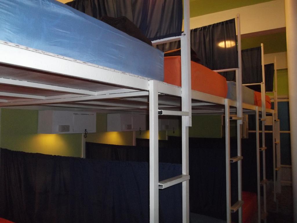 Sleep Tight Hostel At Koh Phangan Haad Rin Room photo