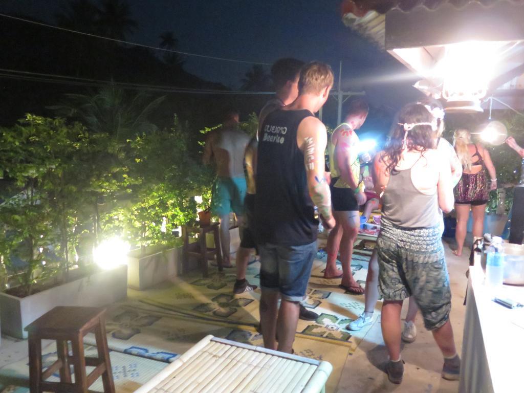Sleep Tight Hostel At Koh Phangan Haad Rin Exterior photo