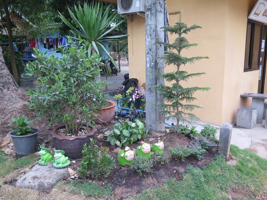 Sleep Tight Hostel At Koh Phangan Haad Rin Exterior photo